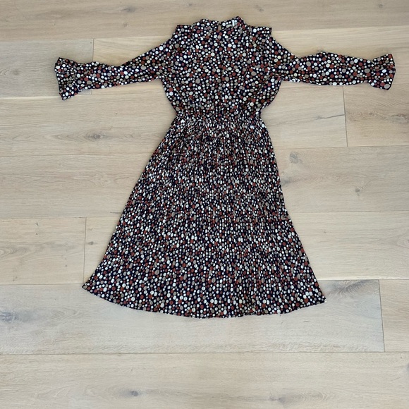 feminine midi dresses